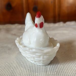 Vintage Westmoreland Milk Glass Chicken Trinket Box Small